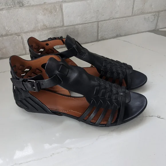 GIVENCHY black leather gladiator sandals - Picture 2 of 14